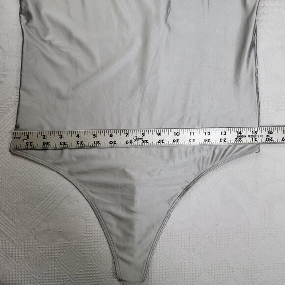 House of Harlow 1960 scoop neck bodysuit thong lined soft silky silver size‎ med - Picture 4 of 12
